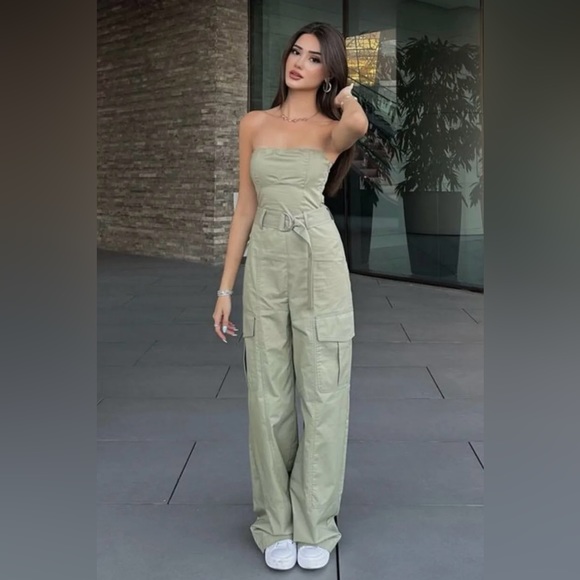 Zara jumpsuit technical fabric cargo sleeveless wide streight leg light khaki - Picture 7 of 12